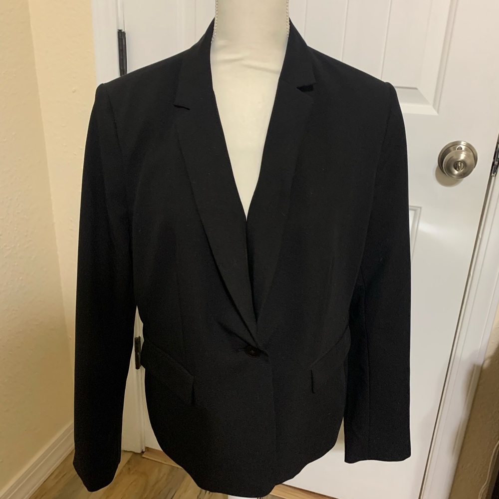 Liz Claiborne Career Petite 14 black blazer.